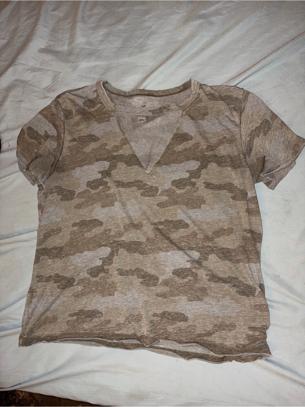 American Eagle Outfitters Women's Short Sleeve Camo Tee in Tan and Cream
